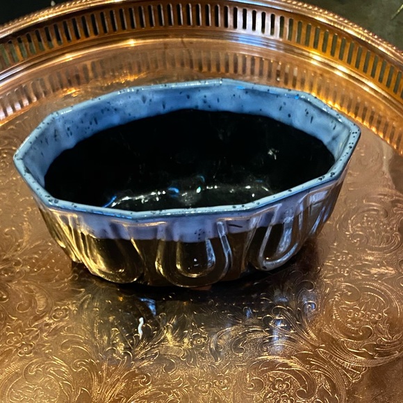 Black and grey McCoy planter 408 vintage